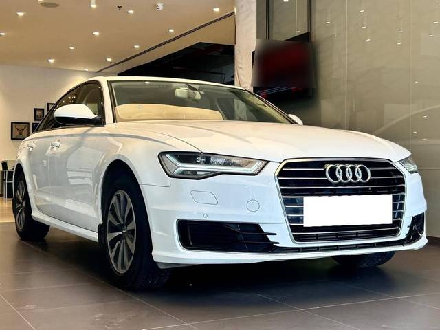 https://images10.gaadi.com/usedcar_image/4510818/original/processed_7bb3e5d30fe3bc949b08a342e920092c.jpeg?imwidth=6400