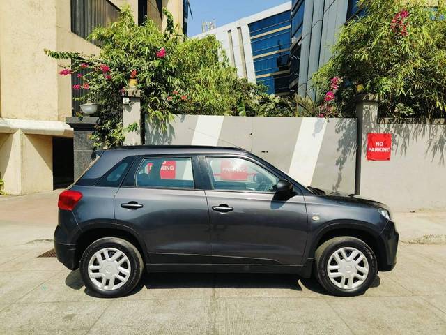 https://images10.gaadi.com/usedcar_image/4510831/original/processed_7f4eca7625fce813230a1b2fef7d30a1.jpg?imwidth=6401