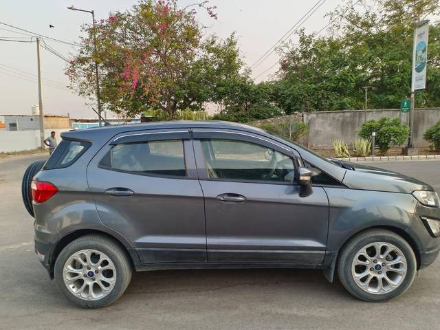 https://images10.gaadi.com/usedcar_image/4510865/original/processed_76bf127ea47c26547051af6b62f259a4.jpg?imwidth=6401