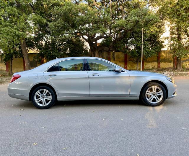 https://images10.gaadi.com/usedcar_image/4510964/original/fa87095c30e449b090e1ddc2e41f9d7f.jpeg?imwidth=6401