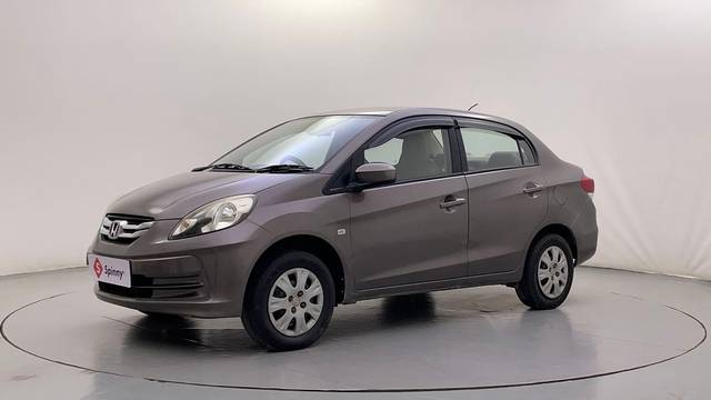 https://images10.gaadi.com/usedcar_image/4510966/original/b7a443bbc0e7b70b3c634ea8ef285cac.JPG?imwidth=6400