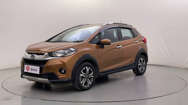 https://images10.gaadi.com/usedcar_image/4510975/original/1b30bafa6c3c68d00aa407992183042c.JPG?imwidth=6400