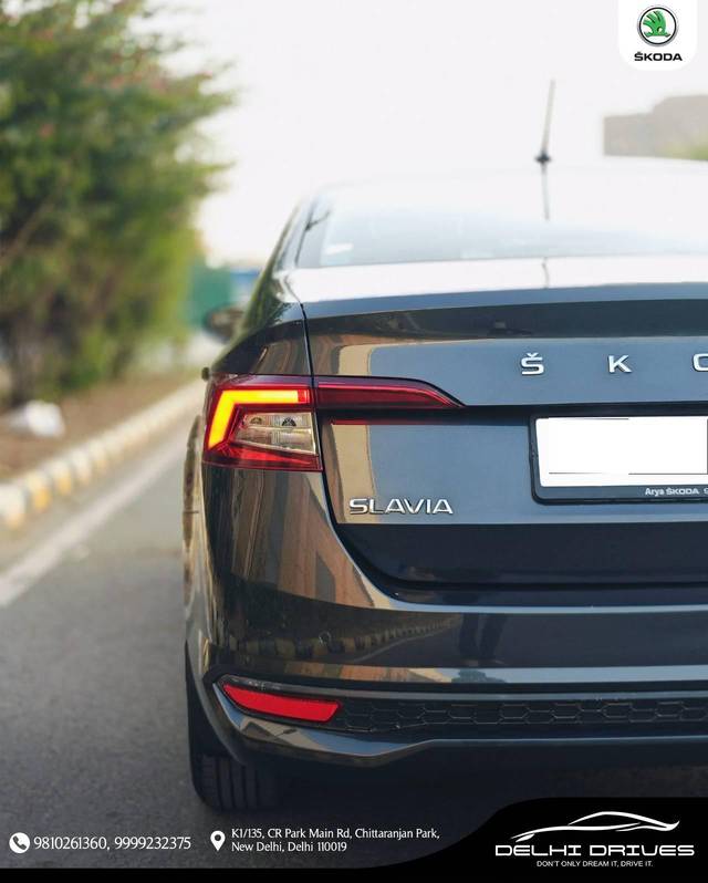 https://images10.gaadi.com/usedcar_image/4510989/original/processed_c6c76f34bf83d487cf6a1b233f88644b.jpeg?imwidth=6401