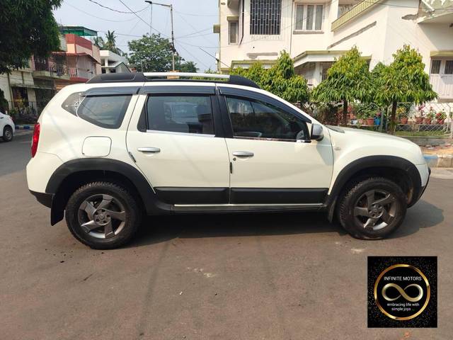 https://images10.gaadi.com/usedcar_image/4510990/original/processed_d68a9c9597a2a150477323672612b2a2.jpg?imwidth=6401