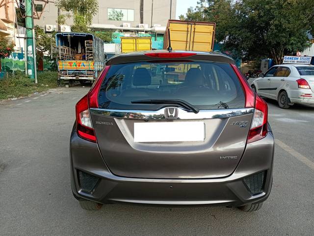 https://images10.gaadi.com/usedcar_image/4511030/original/processed_de81f9794e64dc9cb39ef98396698e18.jpg?imwidth=6402