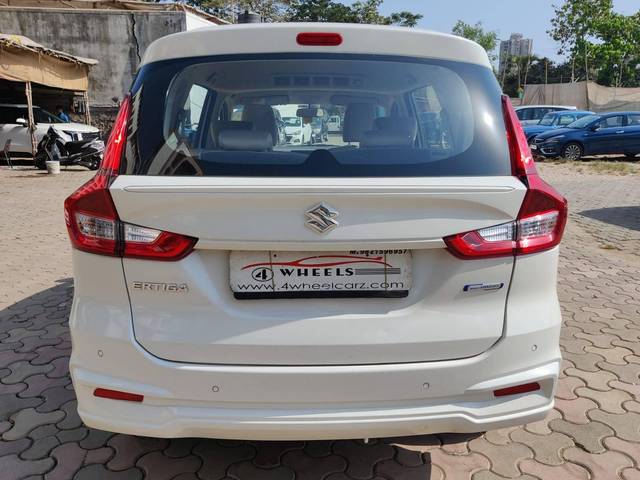 https://images10.gaadi.com/usedcar_image/4511065/original/processed_043522fc9792675a36f3e68b0e59d50c.jpeg?imwidth=6402