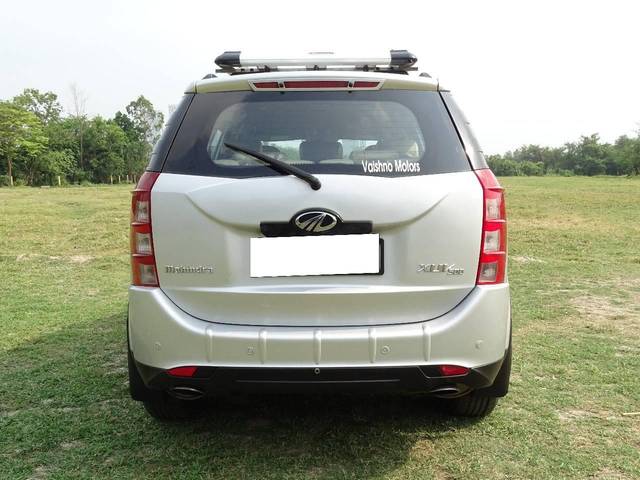https://images10.gaadi.com/usedcar_image/4511072/original/processed_de60ae1a370dec5f2fe7f2998553e009.jpeg?imwidth=6402