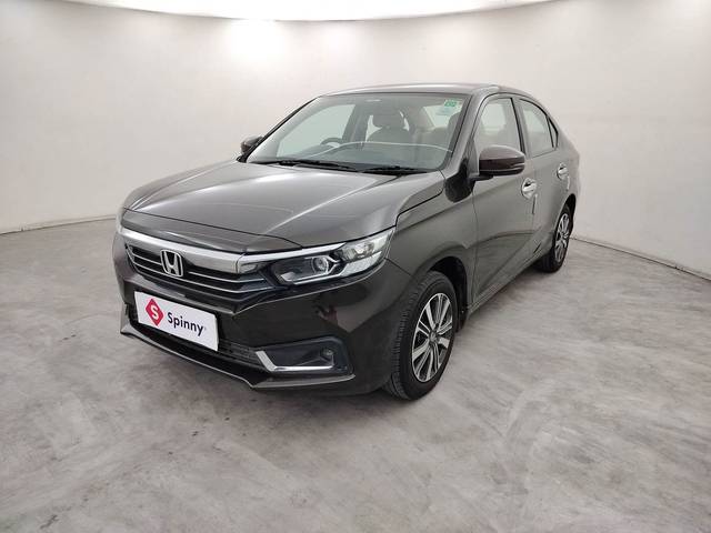 https://images10.gaadi.com/usedcar_image/4511087/original/0602e775adcf62169b6440ae392cbae2.jpg?imwidth=6400