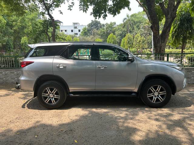 https://images10.gaadi.com/usedcar_image/4511090/original/52e9f4567d851c73bffc262b017b4c05.jpg?imwidth=6401