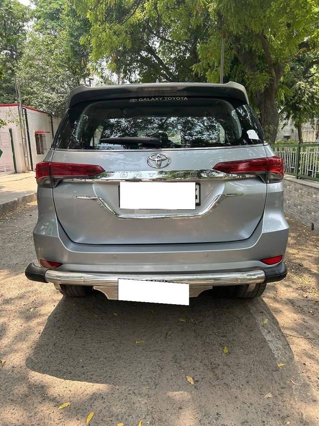 https://images10.gaadi.com/usedcar_image/4511090/original/processed_78866d5b8719d7073cfb78f75f2f71e6.jpg?imwidth=6402