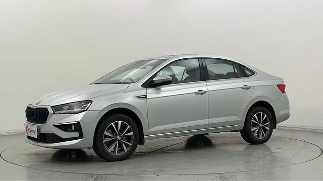 https://images10.gaadi.com/usedcar_image/4511121/original/da8951b5ac1494564a079f1eed16025a.JPG?imwidth=6400