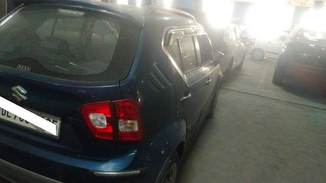 https://images10.gaadi.com/usedcar_image/4511126/original/processed_8d3250a940e578d912910573c491b0e0.jpg?imwidth=6402