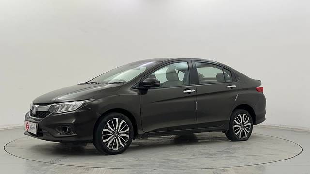 https://images10.gaadi.com/usedcar_image/4511131/original/c5d3cc2374641faebb674fb90d4980d7.JPG?imwidth=6400