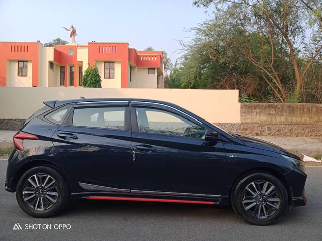 https://images10.gaadi.com/usedcar_image/4511151/original/processed_8518b2472d543d55a0b181acafe13d6e.jpg?imwidth=6401
