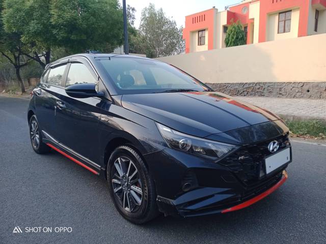 https://images10.gaadi.com/usedcar_image/4511151/original/processed_f0fb33ef26c99c48d99a13f2805d4962.jpg?imwidth=6400
