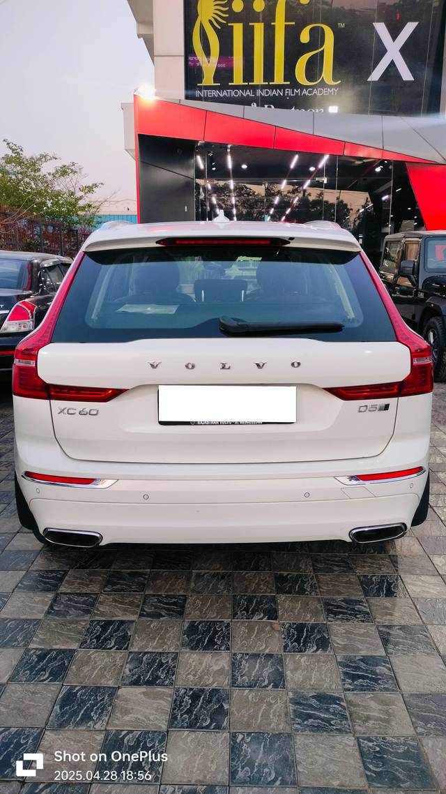 https://images10.gaadi.com/usedcar_image/4511159/original/processed_f8187582d2d75a5f0f660f499ce117d8.jpg?imwidth=6401