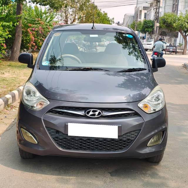 https://images10.gaadi.com/usedcar_image/4511182/original/processed_1ab383f6b8b556f5f272131f1a212a68.jpg?imwidth=6402