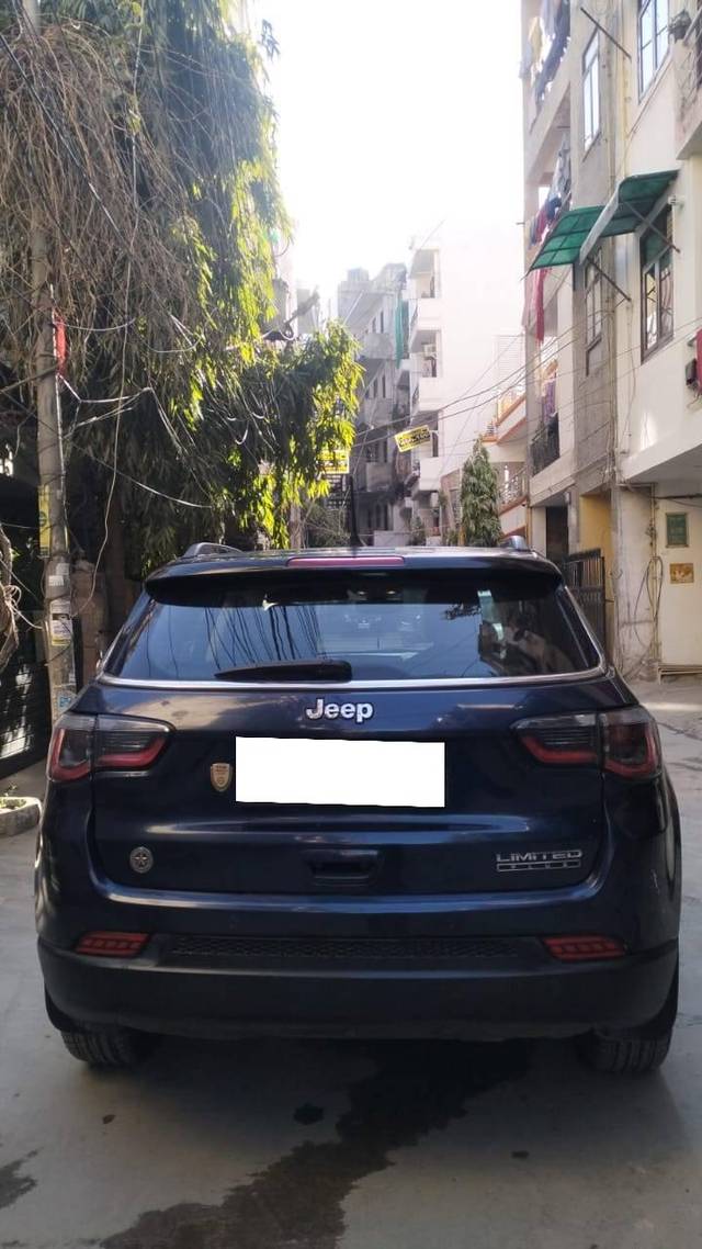 https://images10.gaadi.com/usedcar_image/4511194/original/processed_950a76a55d11f2fc4887be40dbb508ca.jpg?imwidth=6401