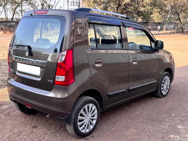 https://images10.gaadi.com/usedcar_image/4511203/original/processed_457a8de4-844b-405b-bee1-1e3d1f469b6e.jpg?imwidth=6402