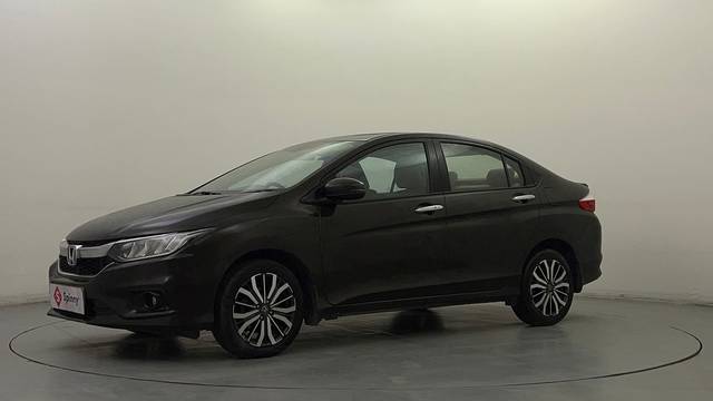 https://images10.gaadi.com/usedcar_image/4511216/original/32ceff06686ca57357ca37c7b400d74e.JPG?imwidth=6400