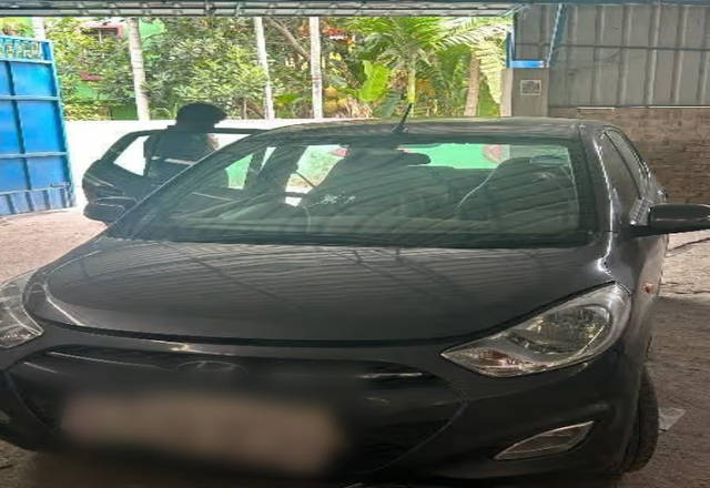 https://images10.gaadi.com/usedcar_image/4511230/original/2aa31c73-1ce5-4868-a194-a59d2fc6bbf5.?imwidth=6400
