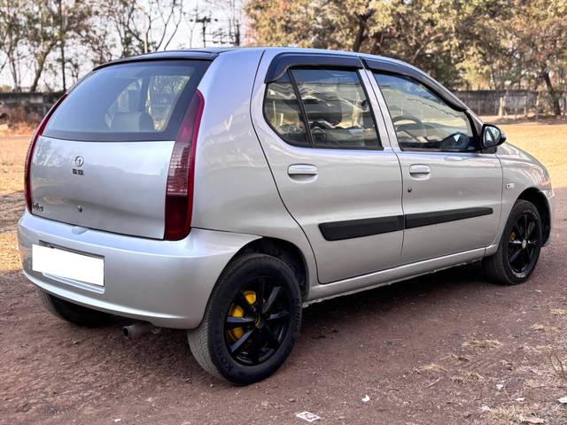https://images10.gaadi.com/usedcar_image/4511262/original/processed_b7258beb-d74d-4dfb-878b-e3dcd4146af9.jpg?imwidth=6402