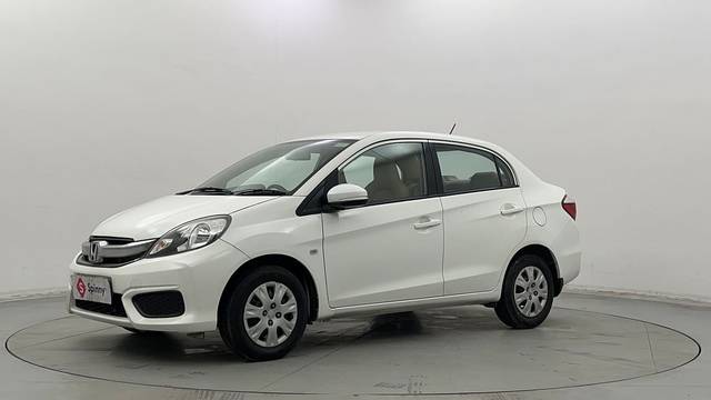 https://images10.gaadi.com/usedcar_image/4511266/original/e15cdc5bf95b959d0fff0dbcb390b83c.JPG?imwidth=6400