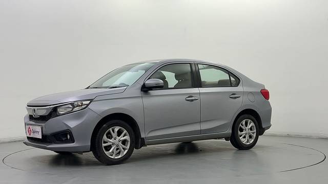 https://images10.gaadi.com/usedcar_image/4511275/original/ee3c63928e0964700a741dda508ba9c3.JPG?imwidth=6400