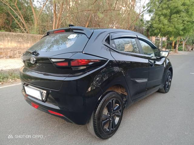 https://images10.gaadi.com/usedcar_image/4511279/original/processed_3b6e2a4233987aa19b75bd51e0f19987.jpg?imwidth=6402