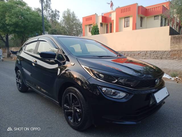 https://images10.gaadi.com/usedcar_image/4511279/original/processed_47f9ee270ec2712b82f975f971d57d61.jpg?imwidth=6400