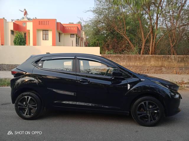 https://images10.gaadi.com/usedcar_image/4511279/original/processed_696efbd10bcfe8b0591f279dc7784fae.jpg?imwidth=6401