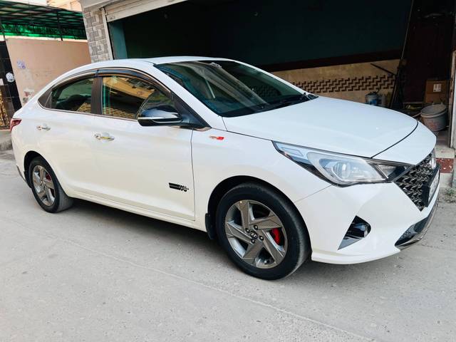 https://images10.gaadi.com/usedcar_image/4511283/original/processed_b5c91b9874b87be8b44a9a90be72d9d4.jpg?imwidth=6400