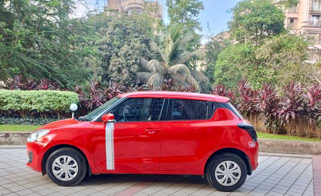 https://images10.gaadi.com/usedcar_image/4511324/original/aeb98a22be5fe9f18723bd37f94b2127.jpg?imwidth=6402
