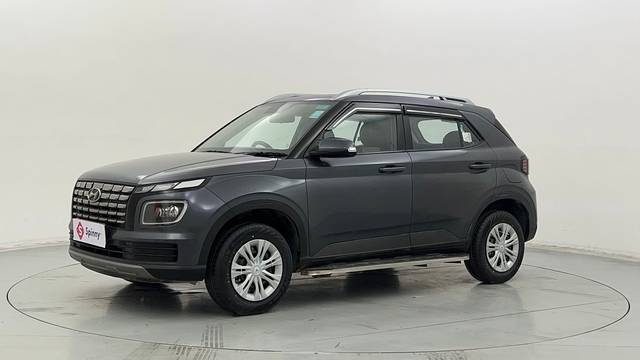 https://images10.gaadi.com/usedcar_image/4511344/original/0af6821a88ce19cecba1f6443ec3c35b.JPG?imwidth=6400