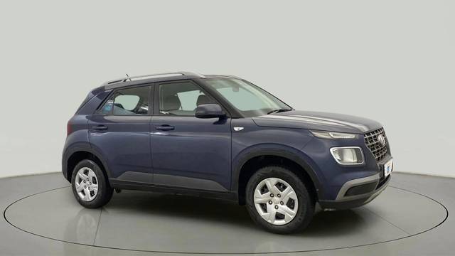https://images10.gaadi.com/usedcar_image/4511358/original/95649c5c7443196010bc3b8c479fae20.jpg?imwidth=6400