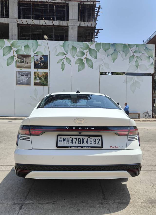 https://images10.gaadi.com/usedcar_image/4511372/original/processed_74ab8c7f6ec5da5e6e5ec367013e822f.jpg?imwidth=6401