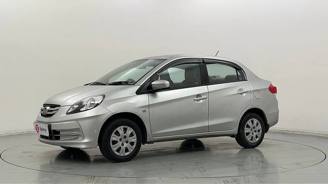 https://images10.gaadi.com/usedcar_image/4511373/original/8167a93bf85ec598bd3c029a7b187ac4.JPG?imwidth=6400