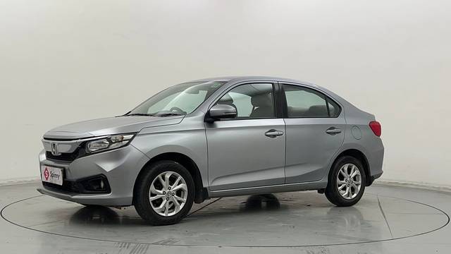 https://images10.gaadi.com/usedcar_image/4511383/original/8fae0d7cbaa14d21e86059d32ea37253.JPG?imwidth=6400