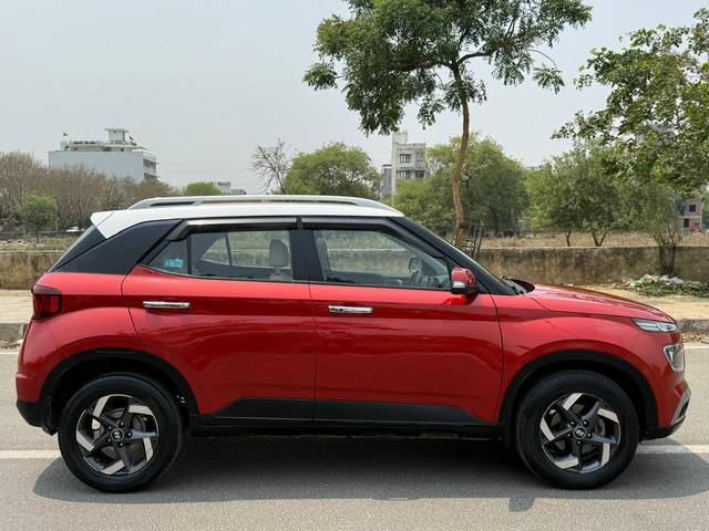 https://images10.gaadi.com/usedcar_image/4511385/original/f1232af1e11998ba315ee28d280ea4f5.jpg?imwidth=6401