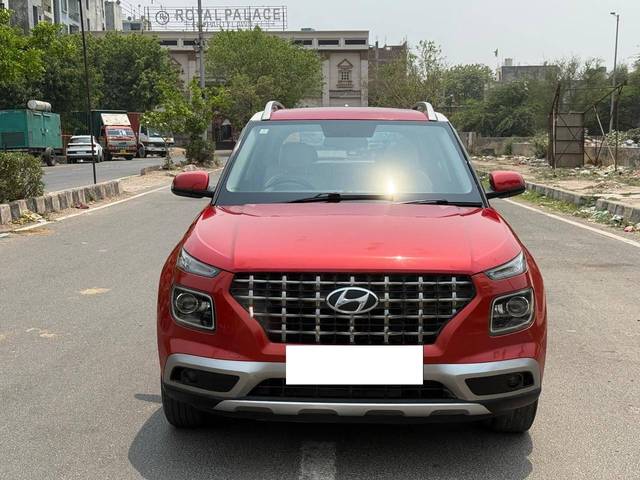 https://images10.gaadi.com/usedcar_image/4511385/original/processed_f073bf375a1271ffc86bc2f5153736fe.jpg?imwidth=6400