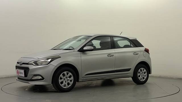 https://images10.gaadi.com/usedcar_image/4511403/original/51d6169fab1c40d76784a8410cf4c398.JPG?imwidth=6400