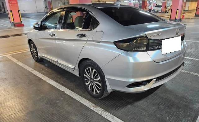 https://images10.gaadi.com/usedcar_image/4511405/original/processed_c6d7c7c3a18d7e154f614a1e06777240.jpg?imwidth=6402