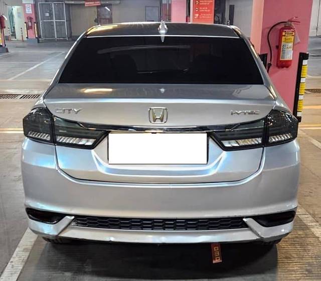 https://images10.gaadi.com/usedcar_image/4511405/original/processed_eab91df648a8b83eadf81c0ffb5f5c19.jpg?imwidth=6401