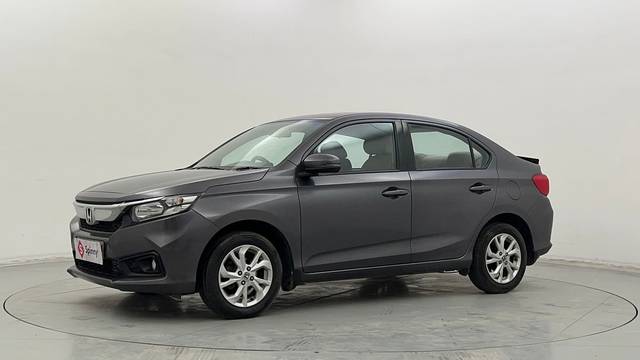 https://images10.gaadi.com/usedcar_image/4511407/original/313ea438e595834bbeee031552ecf85f.JPG?imwidth=6400