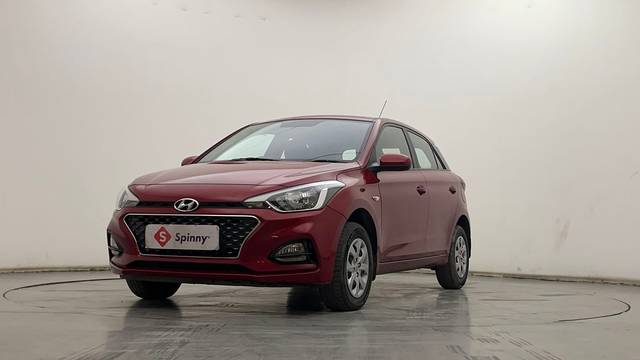 https://images10.gaadi.com/usedcar_image/4511433/original/e6a515a891870b71115da7ac025c8cf2.JPG?imwidth=6400