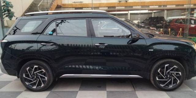 https://images10.gaadi.com/usedcar_image/4511481/original/processed_e996e0bbc4f10689792fdef5e8ee4c93.jpg?imwidth=6401