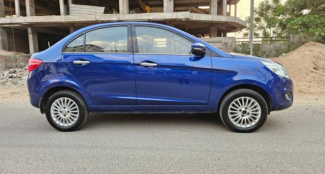 https://images10.gaadi.com/usedcar_image/4511505/original/54fbd11490867a298afc386bd404ded6.jpg?imwidth=6401
