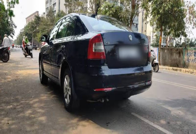 https://images10.gaadi.com/usedcar_image/4511526/original/54374075-7a74-45ec-8c9d-dea6922b32ff.?imwidth=6401