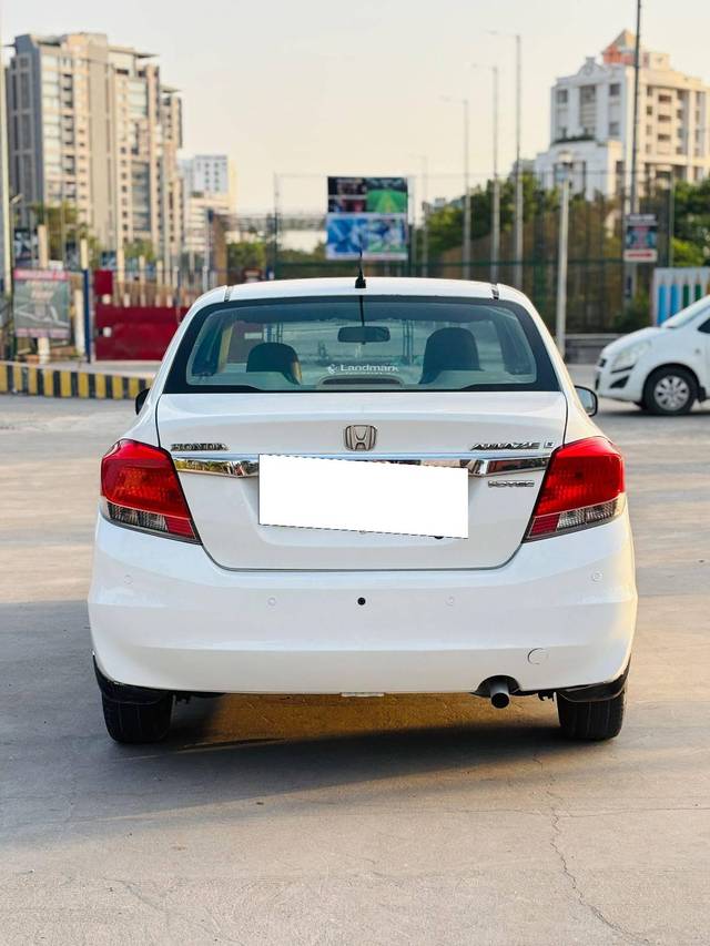 https://images10.gaadi.com/usedcar_image/4511528/original/processed_611dd9eab9bb9ed7563dfbbb24ea5c65.jpg?imwidth=6402