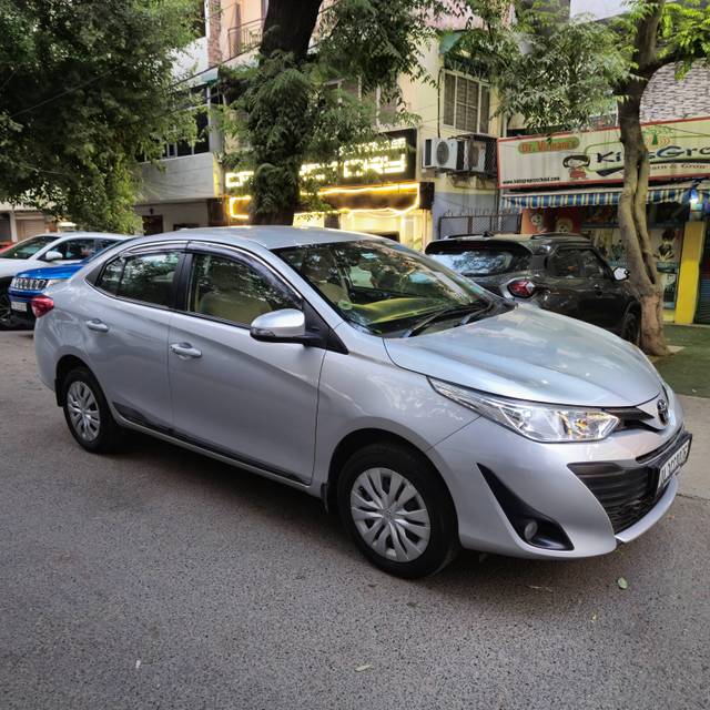 https://images10.gaadi.com/usedcar_image/4511531/original/processed_23963aecd7c048a7950d339b7e0d7841.jpg?imwidth=6400